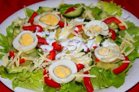 Рецепт: Салат картофельный с огурцом и болгарским перцем